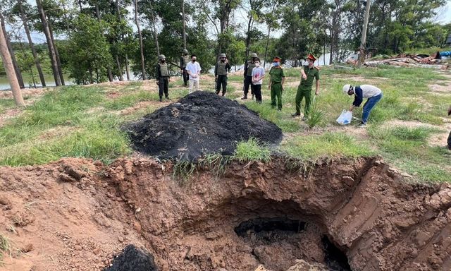Nhóm người Trung Quốc đứng sau vụ chôn 1.623 tấn xỉ chì ở Hà Nội: ‘Đầu độc’ sức khỏe, môi trường ra sao?